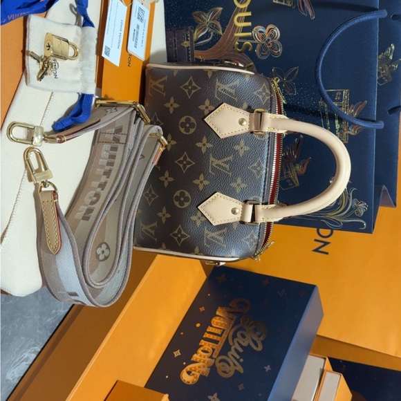 Louis Vuitton Monogram Speedy Bandouliêre 20 Beige Strap NEW - Picture 5 of 15